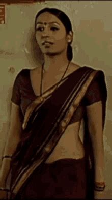 indian aunty gif|Cleavage of aunties & desi girls 